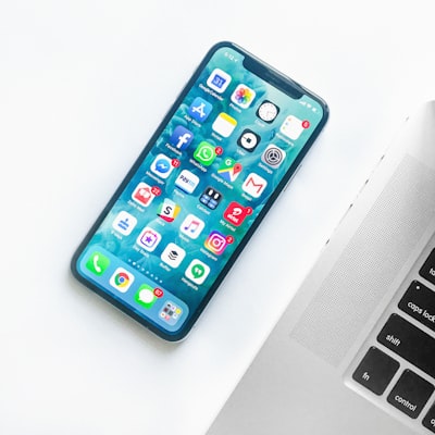 iOS与安卓手机上的原生APP界面 - 简洁流畅