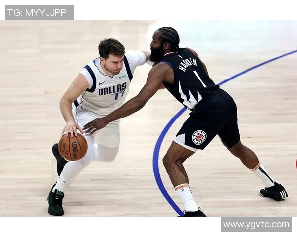 火箭队与快船队激战正酣360体育直播精彩瞬间回顾与分析